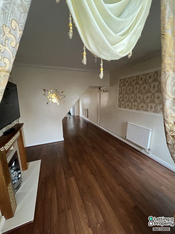 Property photo 3 of 12
