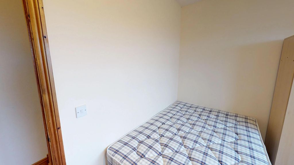 Property photo 2 of 15 Images