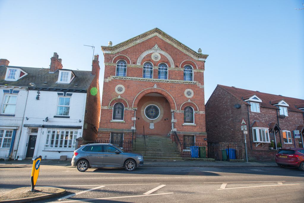 Property photo 1 of 14