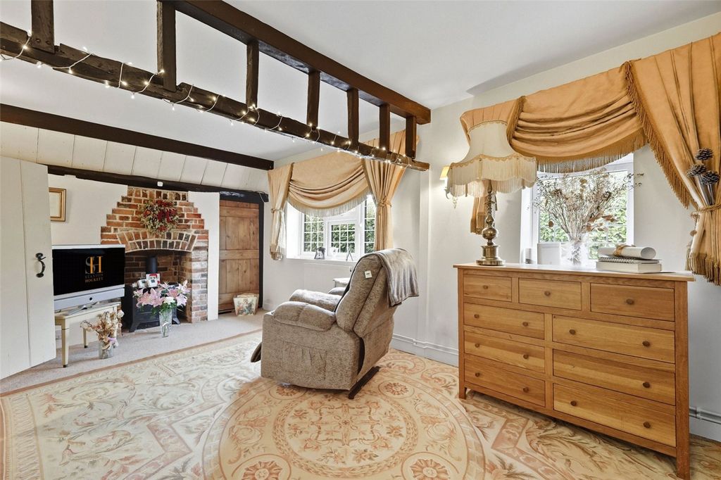 Property photo 3 of 21 Lounge