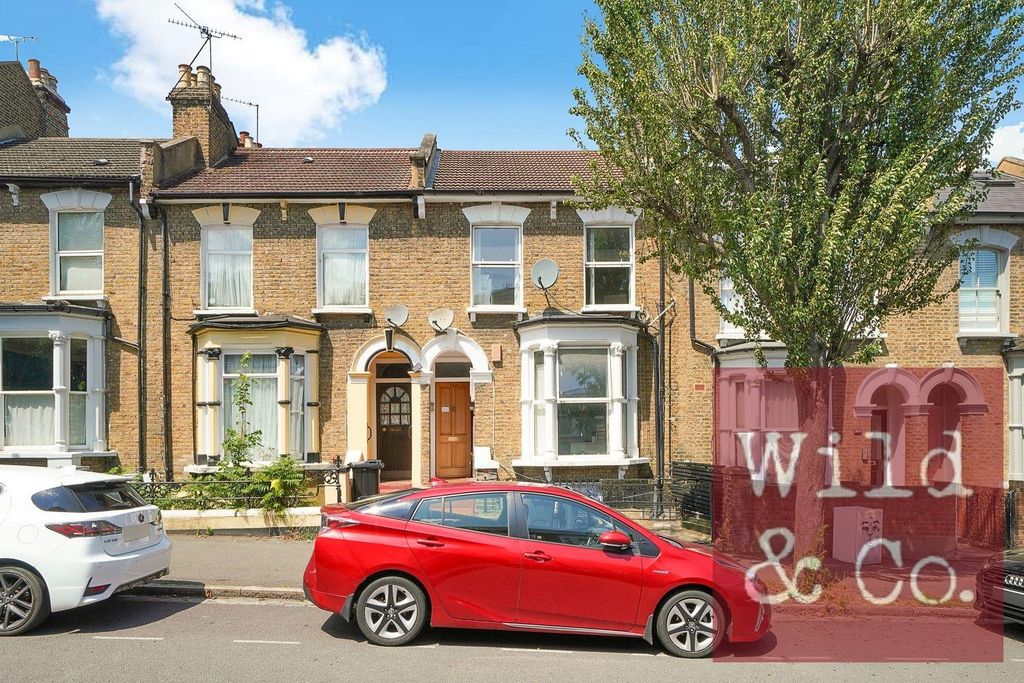 Property photo 1 of 15 Ground Floor Flat, 123 Powerscroft Road - Tft22Blv