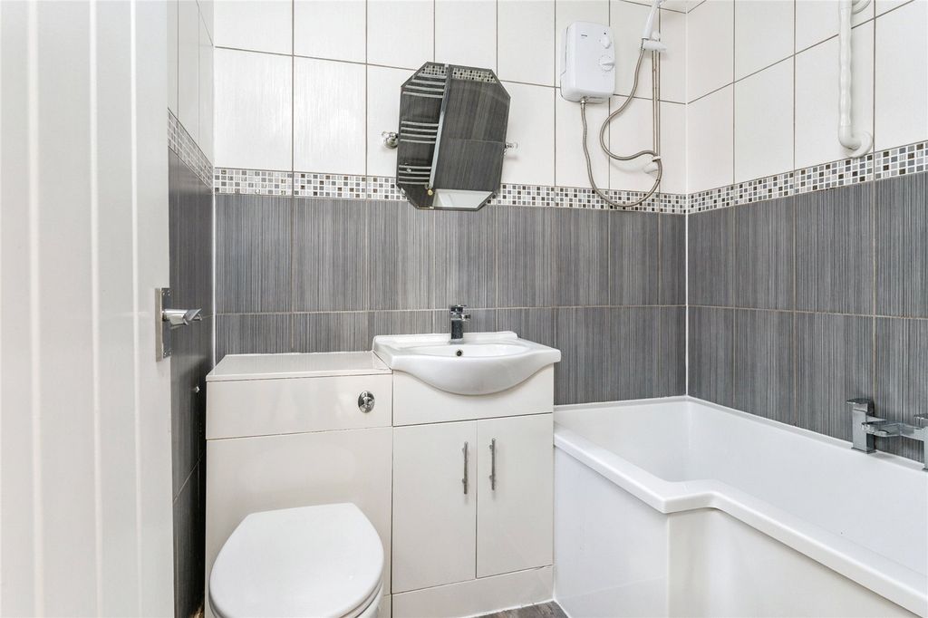 Property photo 3 of 17 Picture No. 33