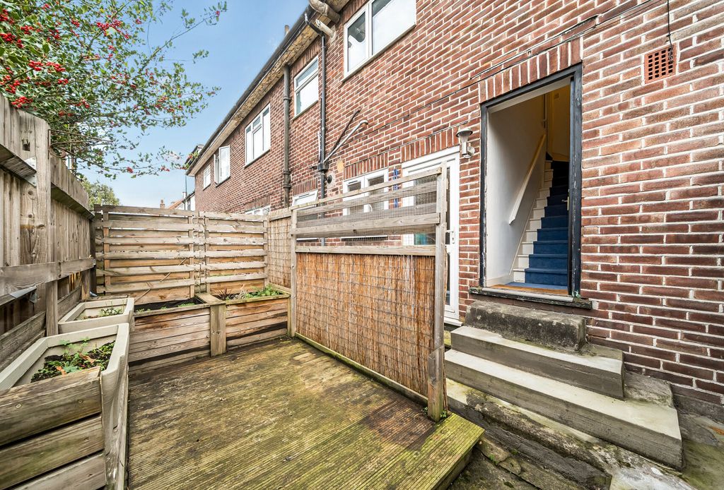 Property photo 3 of 13 Garden