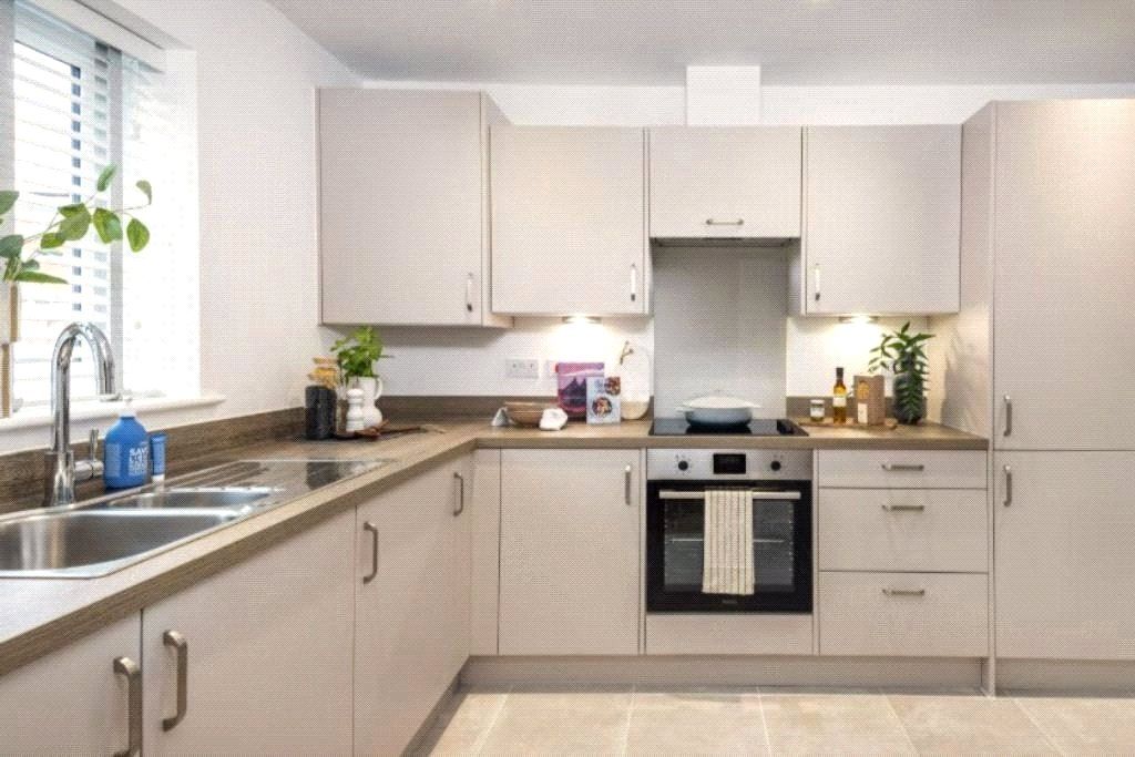 Property photo 3 of 6 Kitchen