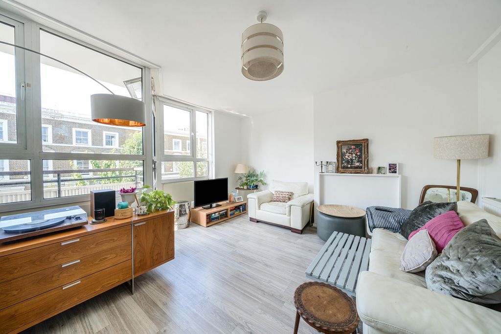 Property photo 2 of 19 1325762-19-687A2d...