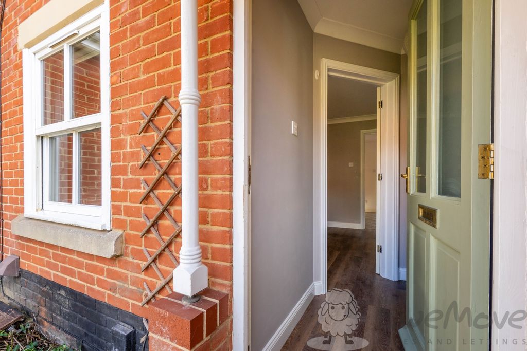 Property photo 2 of 14 Main Entrance