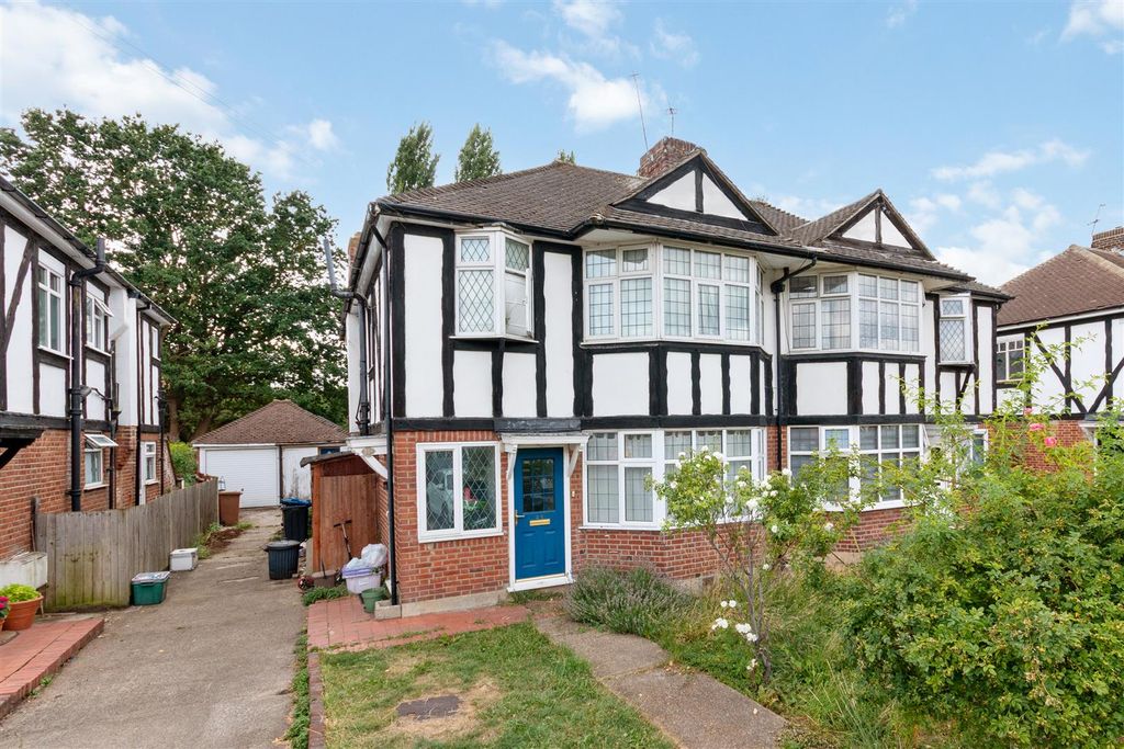 Property photo 1 of 10 External