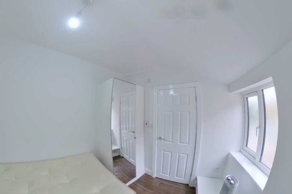 Property photo 3 of 6 Gallery