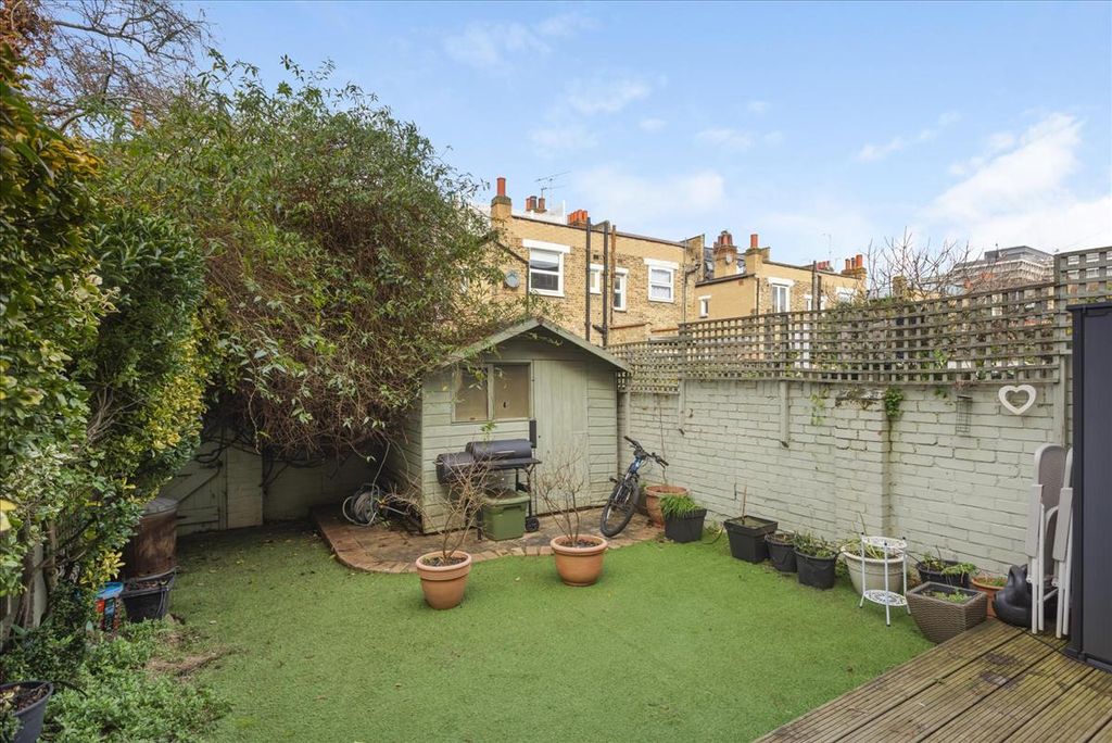 Property photo 2 of 18