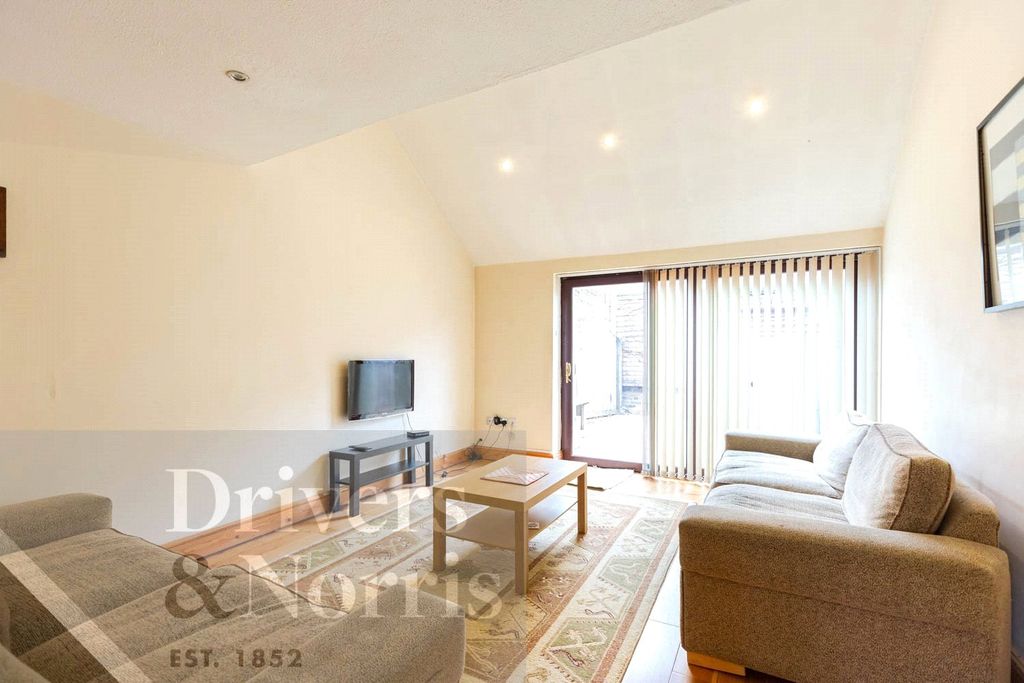 Property photo 2 of 15 Picture No. 16
