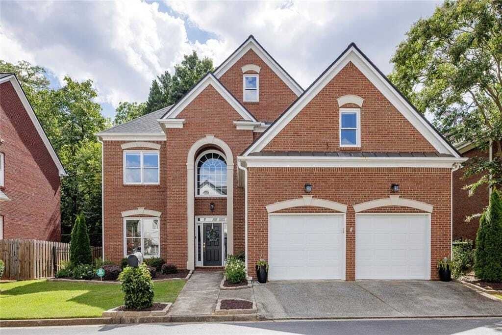 Property photo 1 of 18