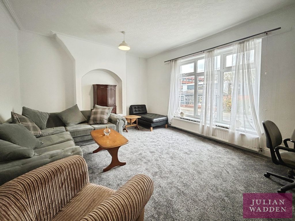 Property photo 3 of 8 Picture 3