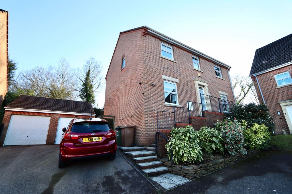 Property photo 1 of 36