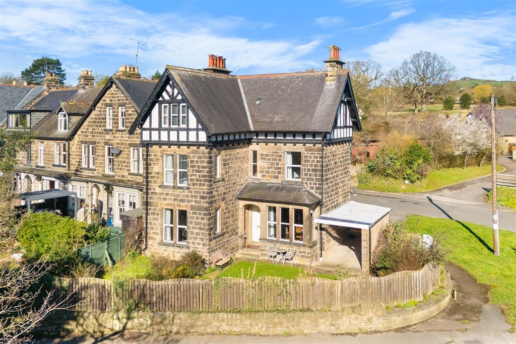 Property photo 1 of 21 Strait Lane