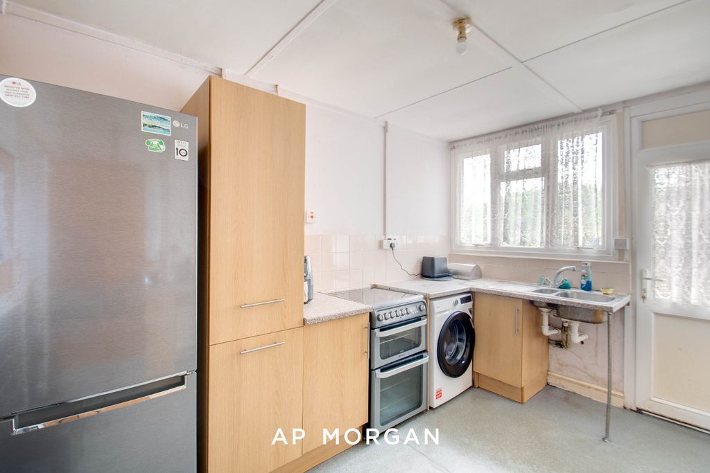 Property photo 3 of 14 Picture No. 02