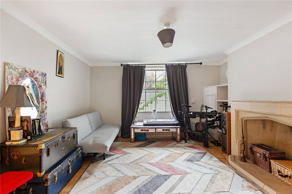 Property photo 2 of 10 Living Room