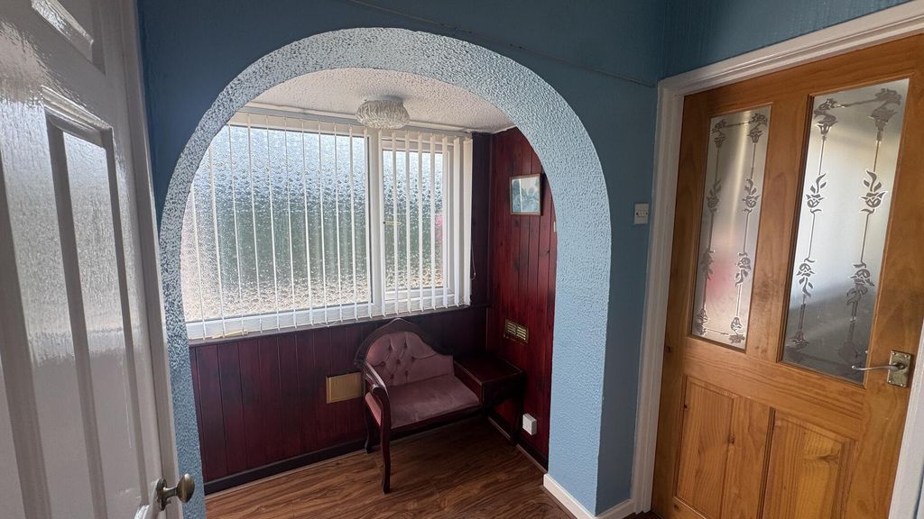 Property photo 3 of 16 Hallway