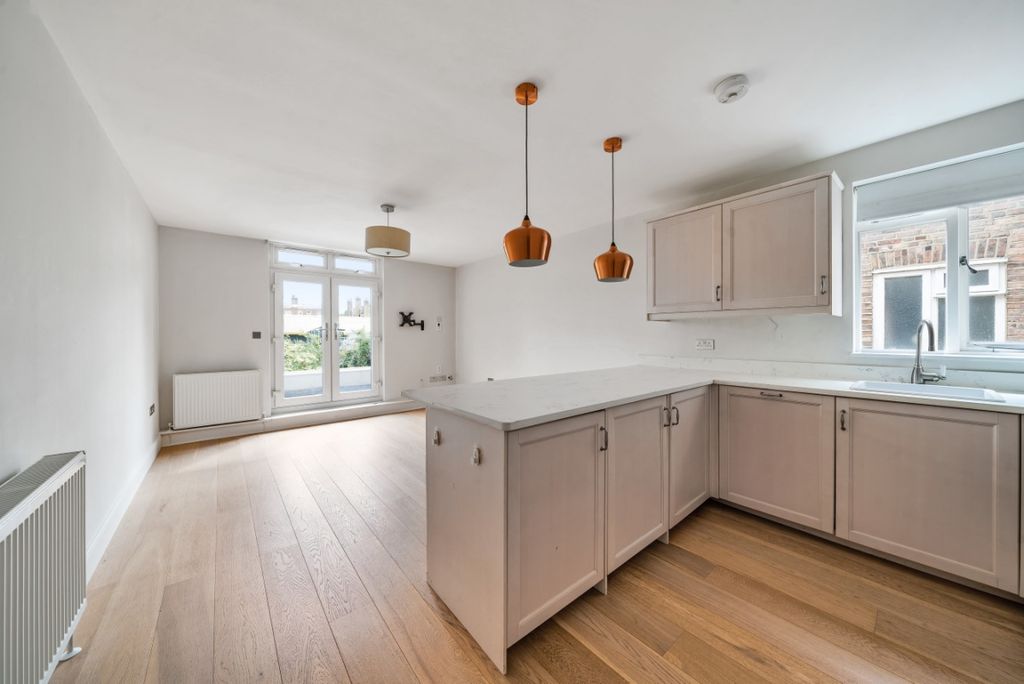 Property photo 1 of 6 Kitchen