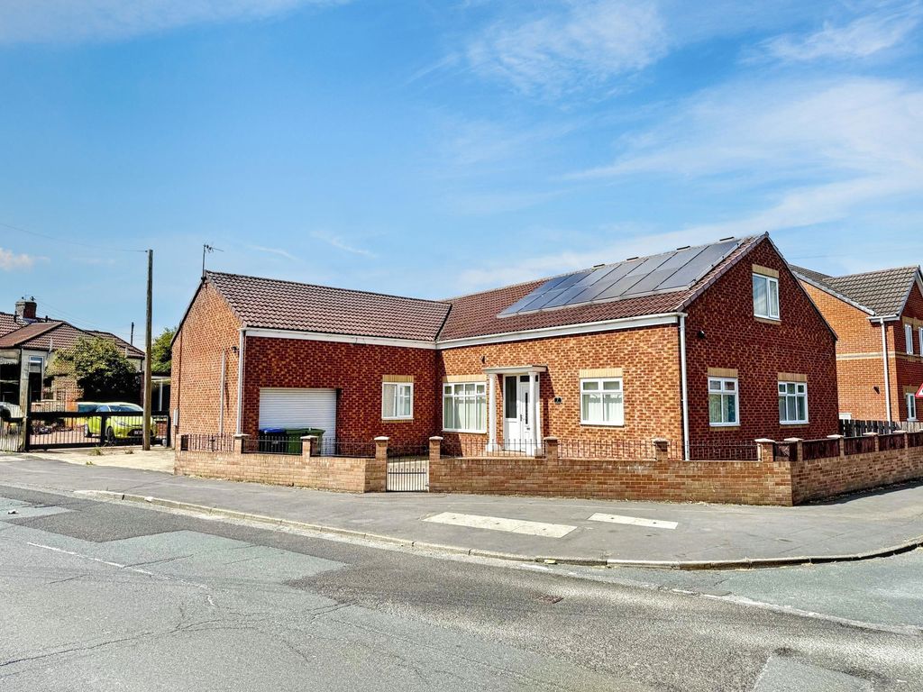 Property photo 1 of 31
