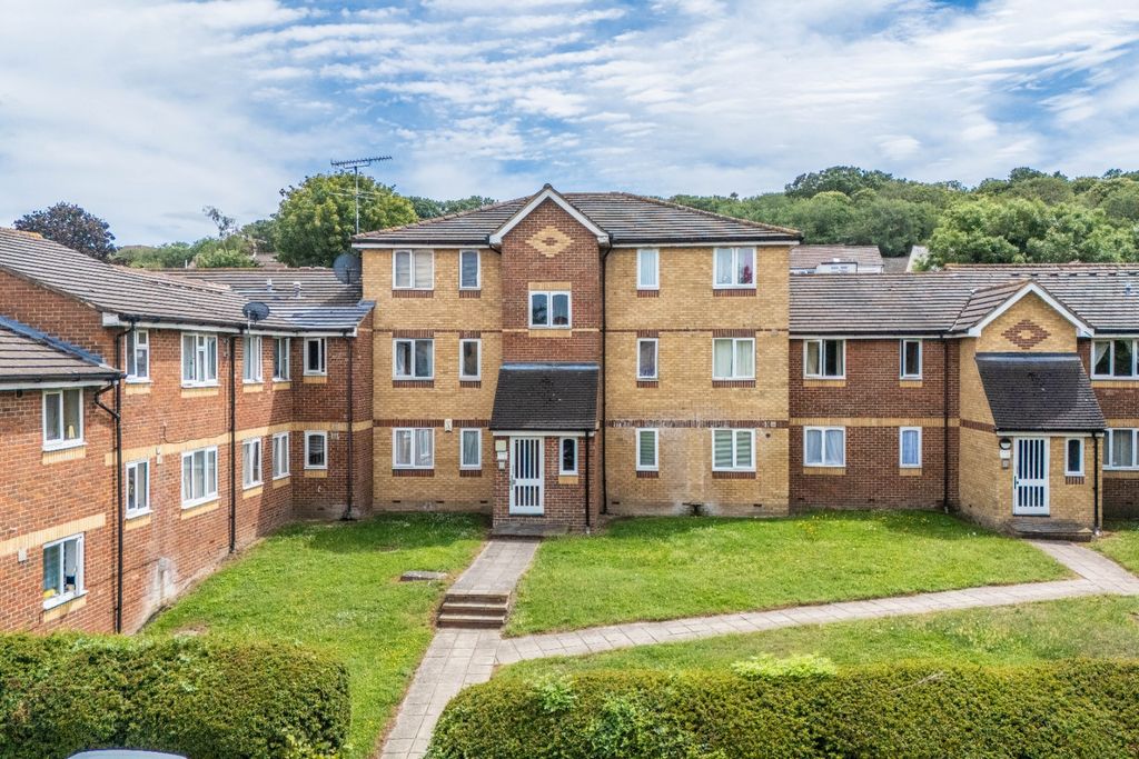 Property photo 1 of 9 5269811