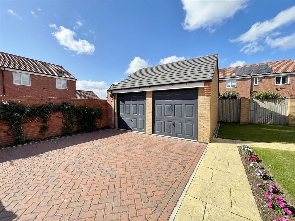 Property photo 2 of 30 Double Garages