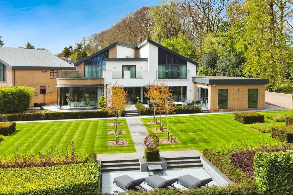 Property photo 1 of 57 2989230