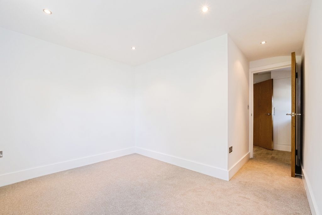 Property photo 2 of 15 Photo