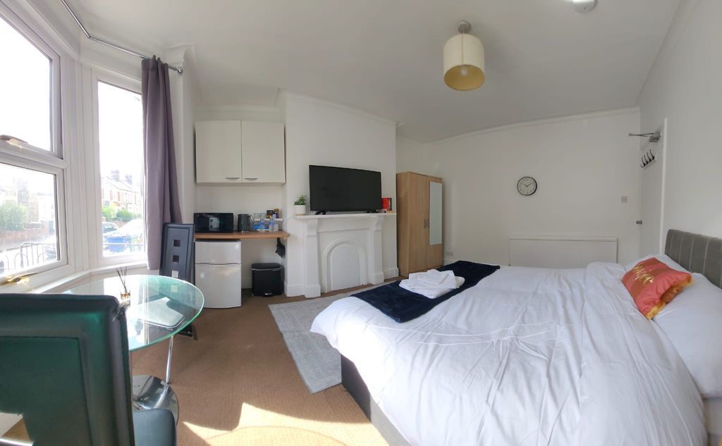 Property photo 3 of 5