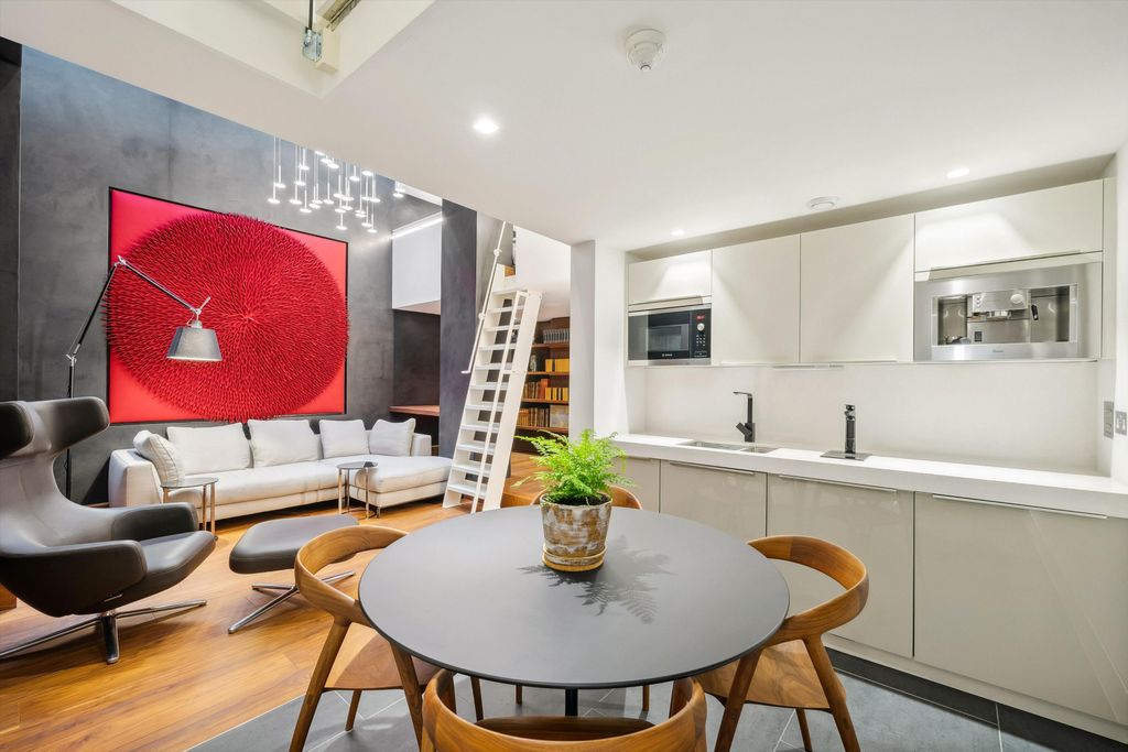 Property photo 3 of 10 Image