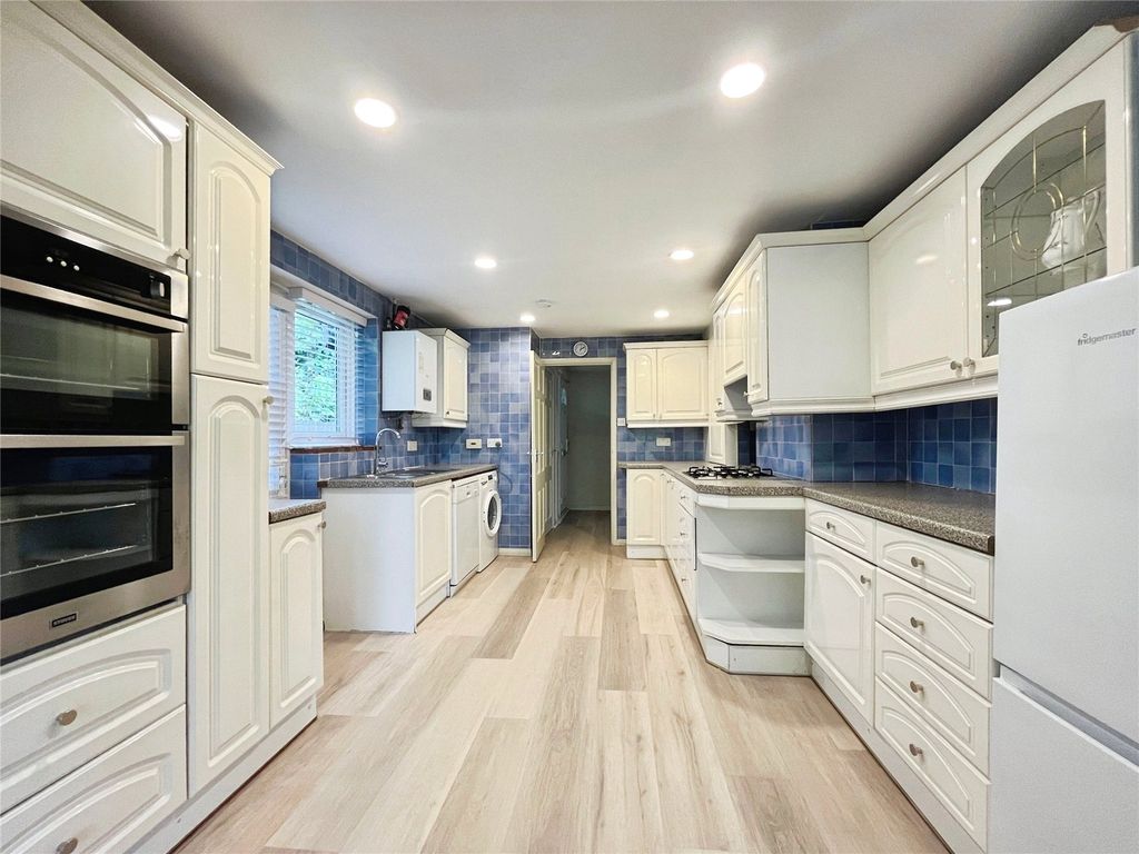 Property photo 2 of 17 Kitchen