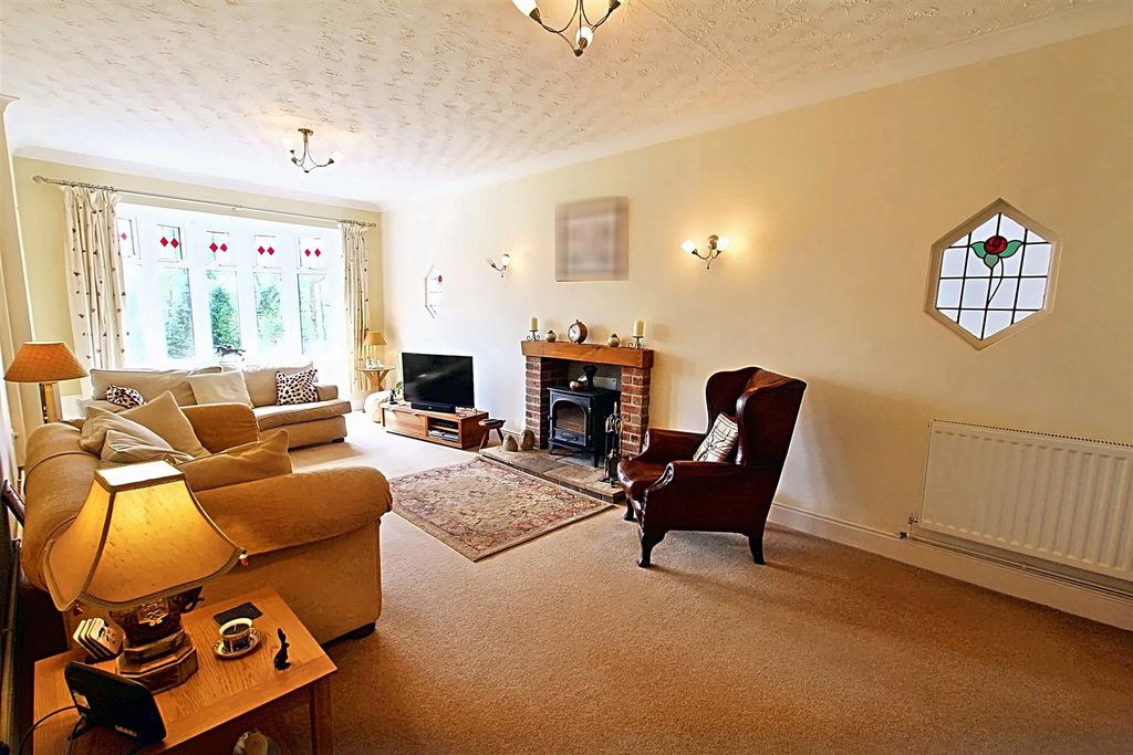 Property photo 2 of 47 Lounge