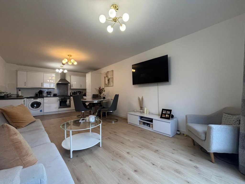 Property photo 3 of 12 d6d755Bb-Dfcc-4Cec-A03B-48Fde08F5658.Jpg