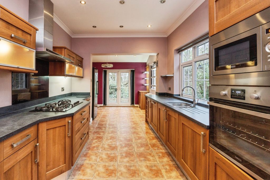 Property photo 3 of 15