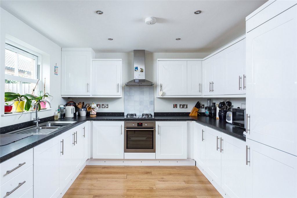 Property photo 3 of 14 Kitchen