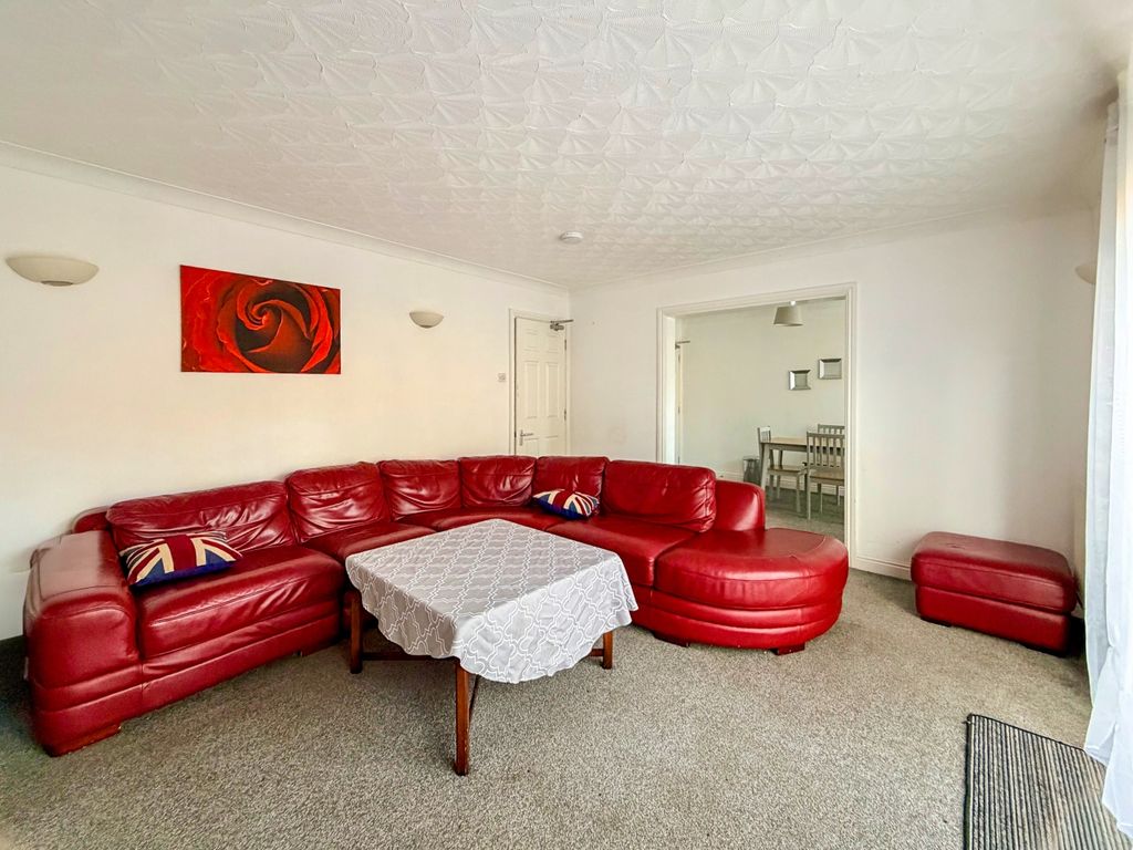 Property photo 2 of 12 Communal Lounge With Access To Garden And Dining A