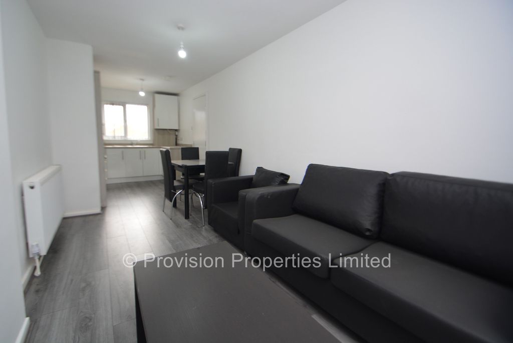 Property photo 2 of 12 Photo