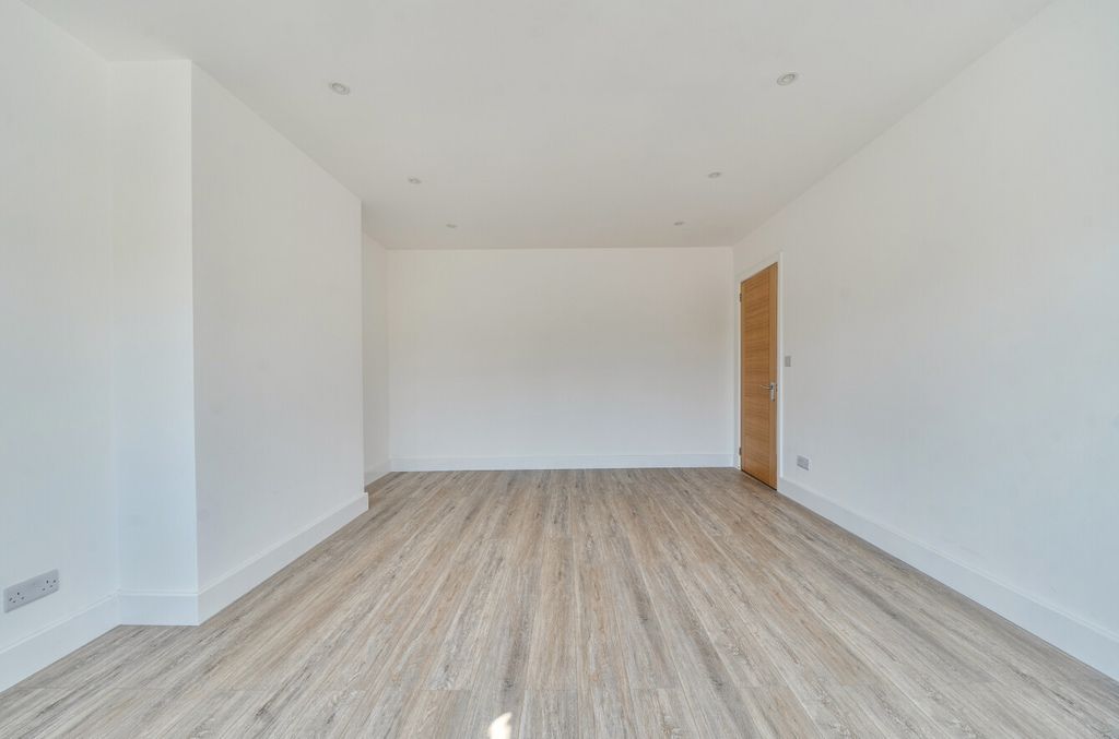 Additional image 14 of 5 bed semi-detached house for saleKellett Road, Upper Shirley, Southampton, Hampshire SO15