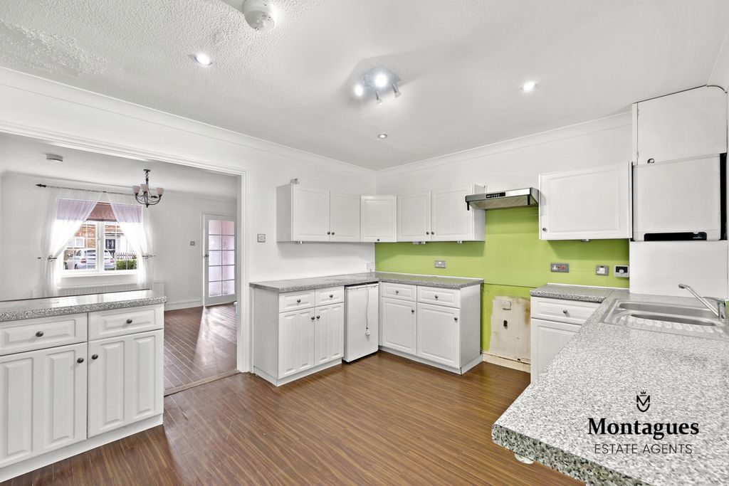 Property photo 2 of 19 Photo 15