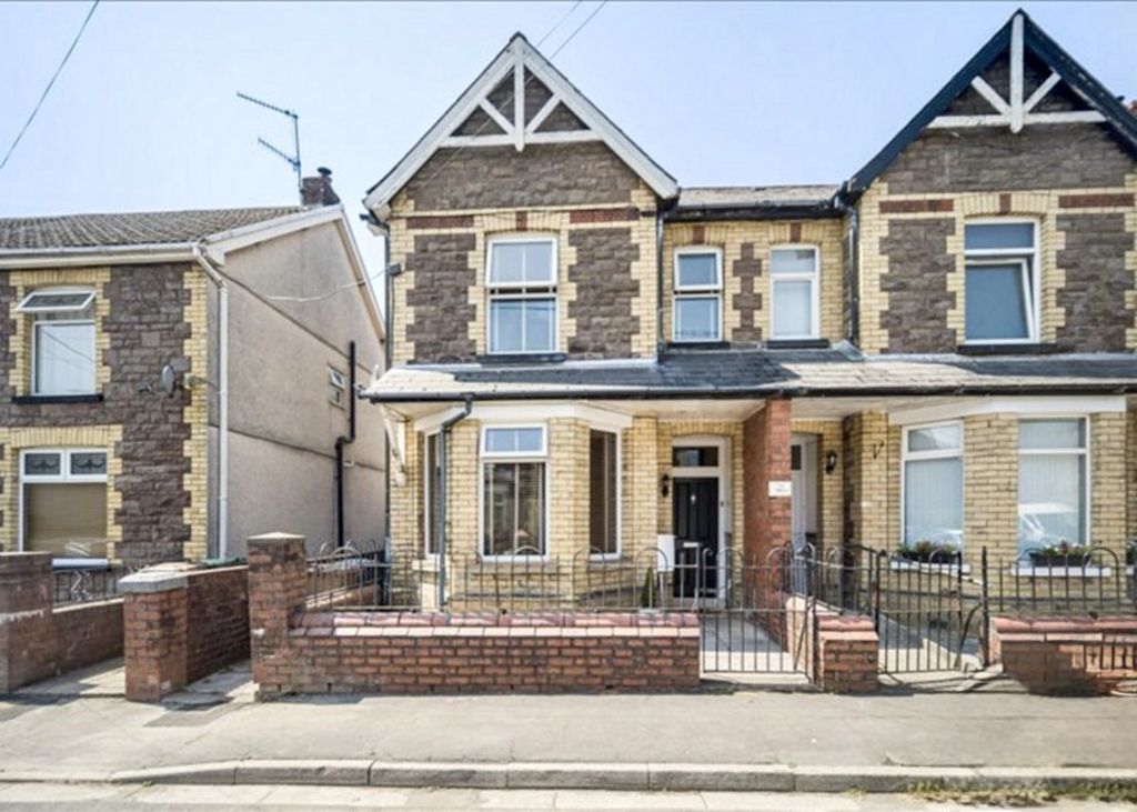 Property photo 2 of 33