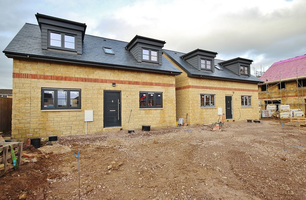 Property photo 1 of 2