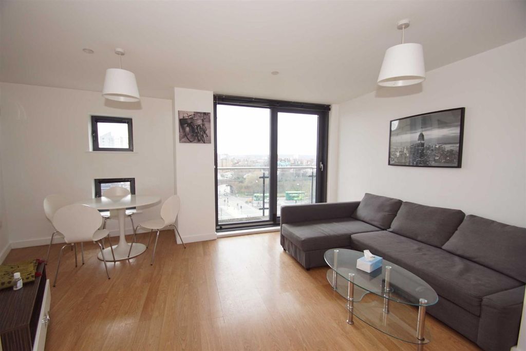 Property photo 2 of 8