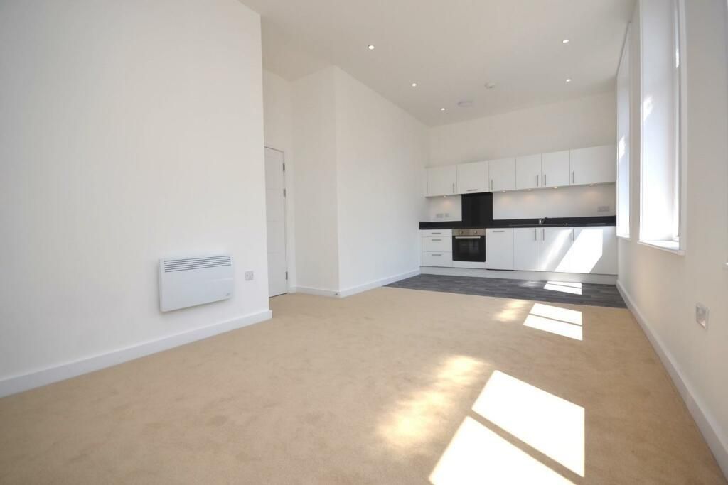 Property photo 3 of 12 Kitchen/Living Room
