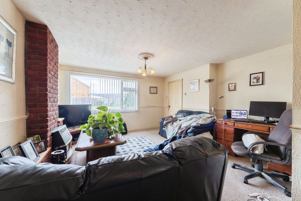 Property photo 2 of 15