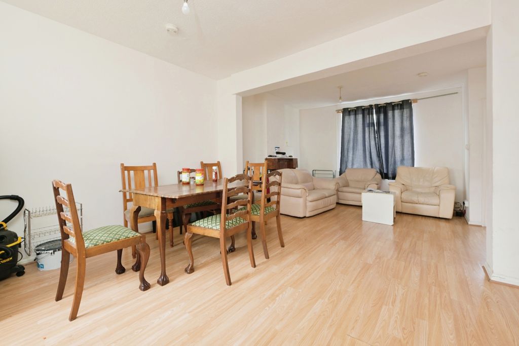 Property photo 3 of 15 Dining Room