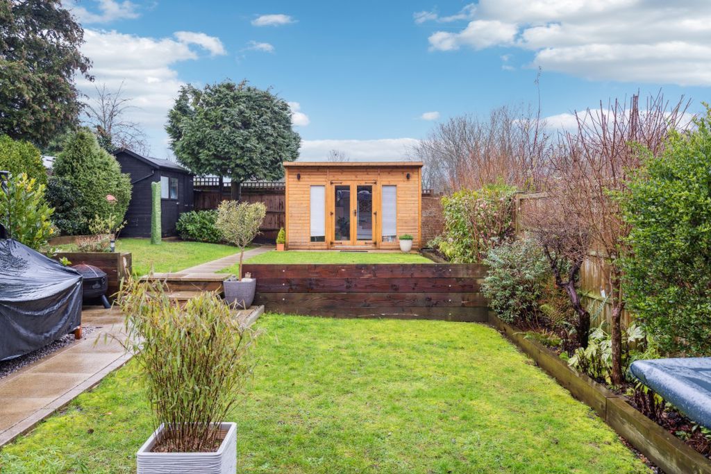 Property photo 2 of 15 Photo 16