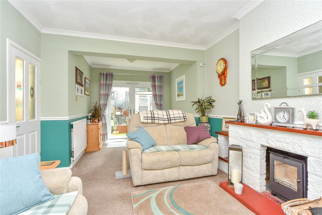 Property photo 3 of 13 Lounge