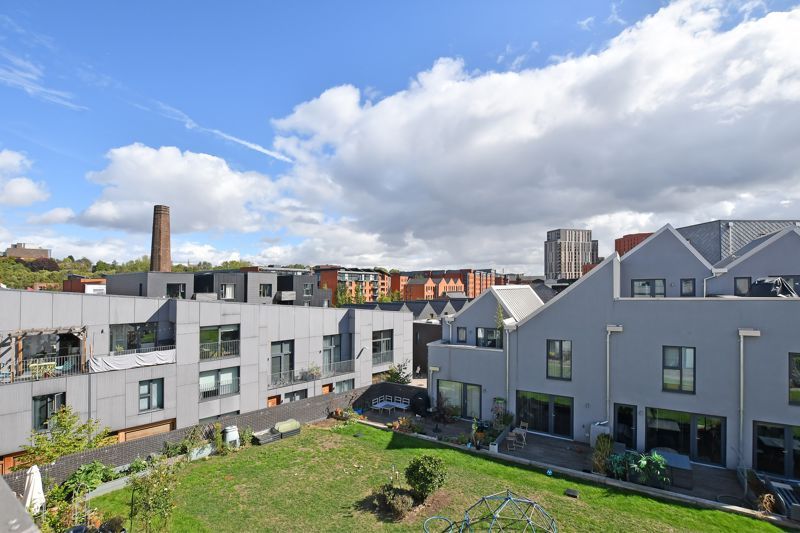 Property photo 2 of 37 View Of Communal Gardens From 2nd Floor