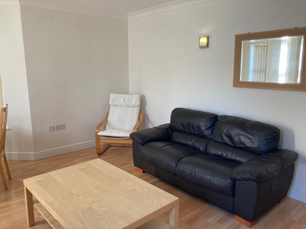 Property photo 3 of 11 Lounge