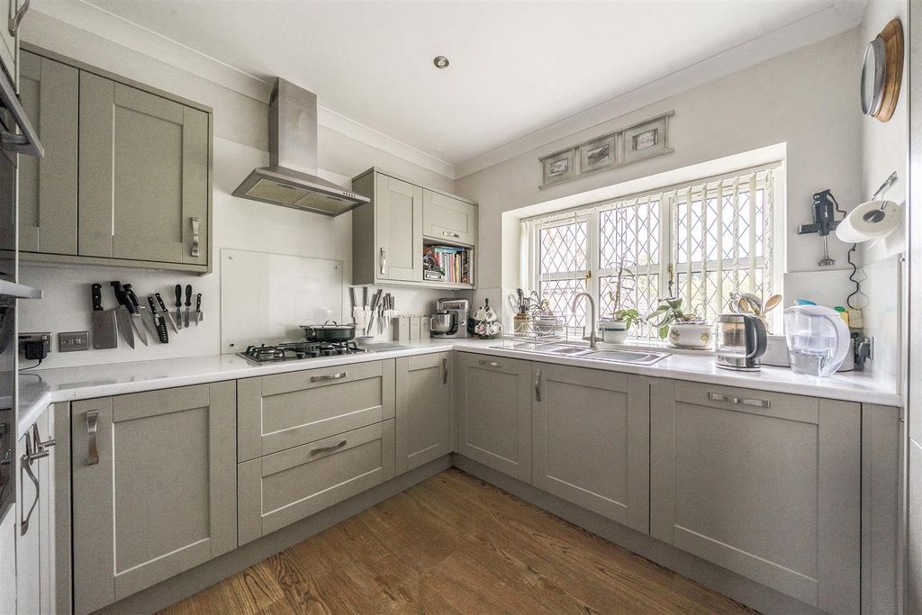 Property photo 3 of 20 1511610-28-6A8Da67169A8F-Arw.Jpg