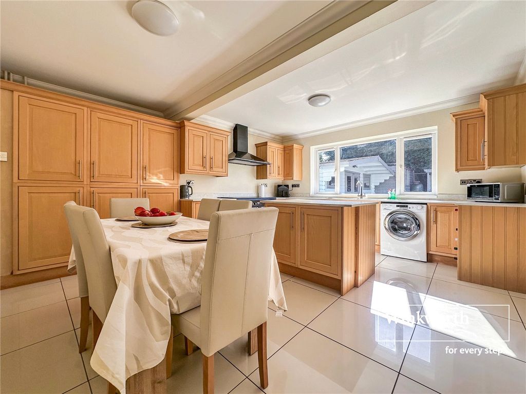 Property photo 2 of 16 Picture No. 52